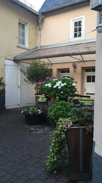 Hotel Gaestehaus Priester Limburg an der Lahn Exteriör bild