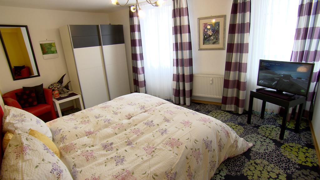 Hotel Gaestehaus Priester Limburg an der Lahn Exteriör bild